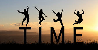 回顧過(guò)去，展望未來(lái)